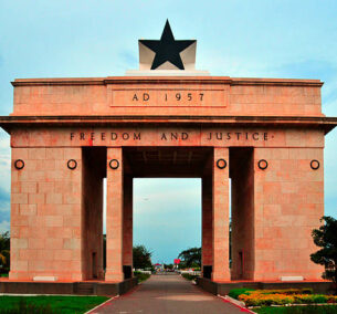 Accra, Ghana: Independence Arch /  Black Star Gate - located on Black Star Square, aka Independence Square - Triumphal arch celebrating Ghana's independence - photo by M.Torres
